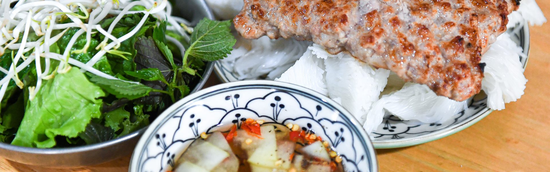 Bun cha - Polpette di maiale alla griglia vietnamita