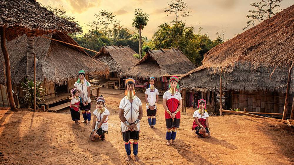 Donne giraffa in Thailandia – storia e guida di visita