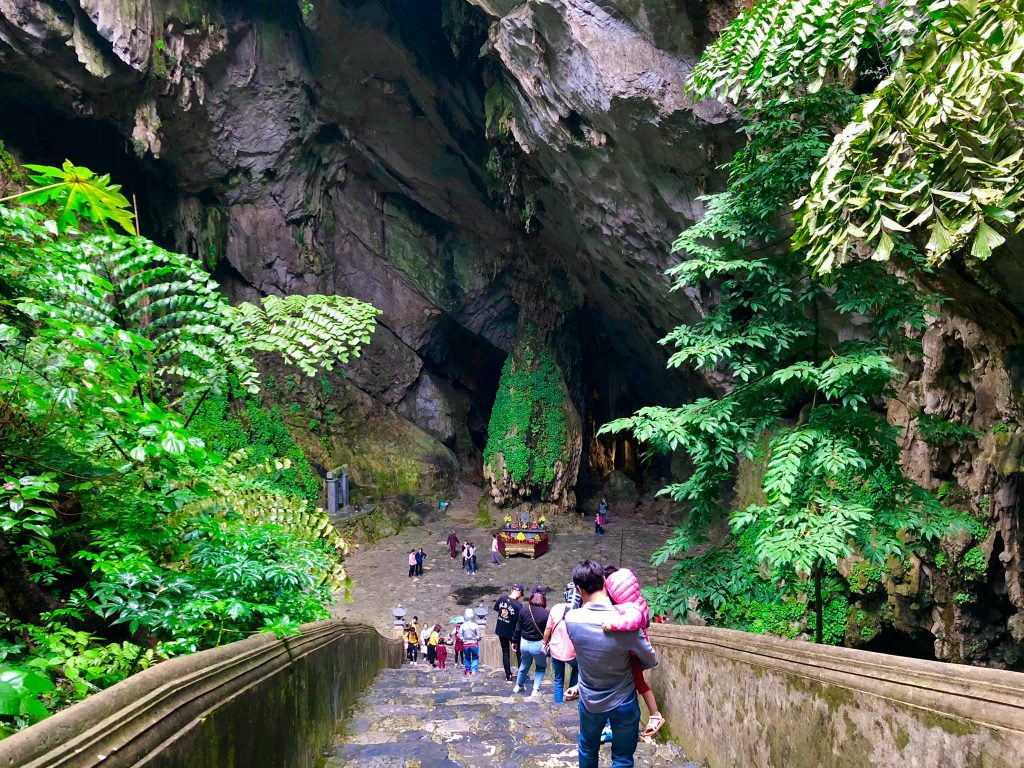 grotte del vietnam piu belle grotta huong tich